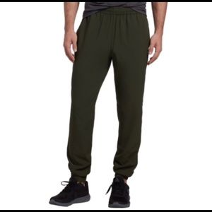 DSG Men's Woven Training Jogger Pants (NWT)